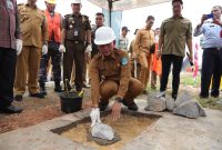 Bupati Bangka Meletakkan Batu Pertama Pembangunan Gapura