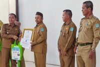 Bupati Bangka Berikan Penghargaan