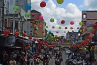 Sambut Imlek, Parittiga Berhias Ratusan Lampion