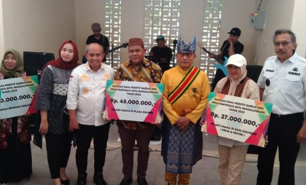 Moeldoko Serahkan Bantuan Rp 1,4 M kepada UMKM Pangkalpinang