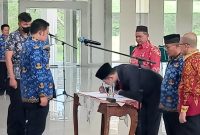 Lantik Pejabat di Hari Libur, Ini Tujuan Riza