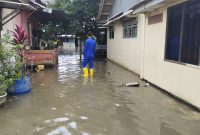 Mako Polairud dan Rumah Warga Digenangi Air Laut Pasang