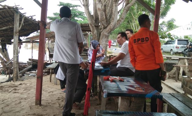 Abrasi Pantai Batu Berani akan Diatasi dengan Tanggul Sementara