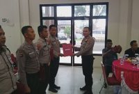 Polres Bangka Barat Potong Tumpeng HUT Satpam ke – 42