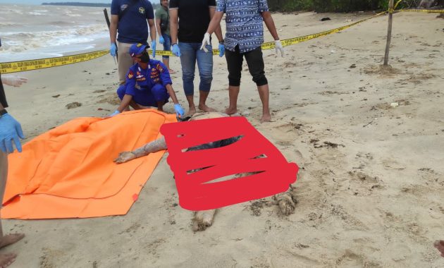 Warga Temukan Mayat  di Pantai Tembelok, Pakai Baju Putih Celana Hitam