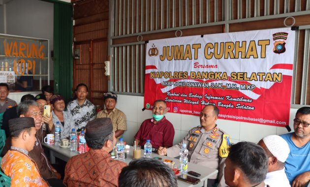 Polisi dan Masyarakat Ngopi Bareng Sambil Curhat