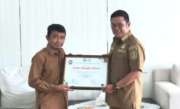 Riza Herdavid Dapat Penghargaan dari Muhammadiyah