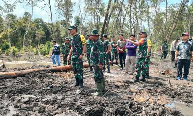 Tim Wasev Mabesad Pantau TMMD di Desa Air Bulin