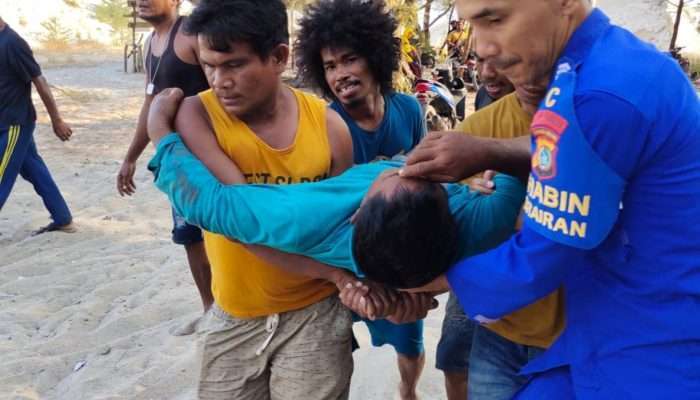 Nelayan Dievakuasi Polairud karena Terkena Stroke saat Melaut