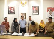 Pj Bupati Bangka M Haris Tandatangani Hibah Pemilukada 2024