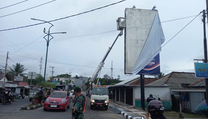 APK Langgar Aturan Ditertibkan Bawaslu Bangka Selatan