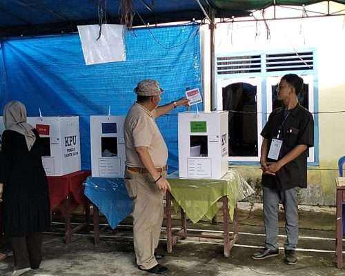 Sukirman Nyoblos di Pusuk, Bong Ming Ming di Belo Laut