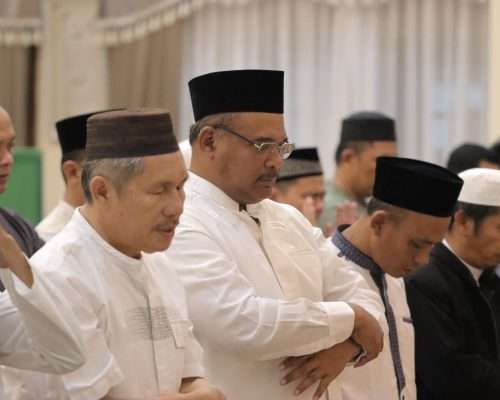 Sholat Tarawih Perdana Digelar di Rumdin Gubernur Babel