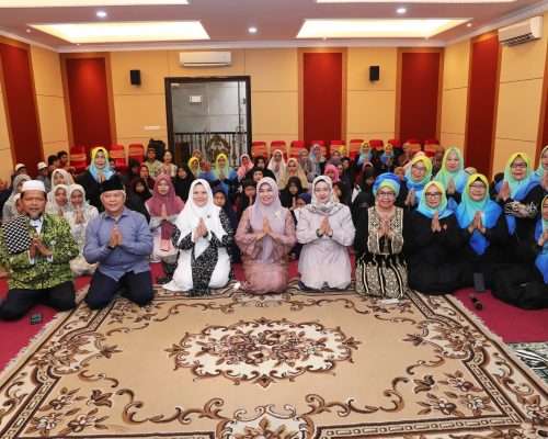 Safriati Safrizal Buka Puasa Bersama Anak Yatim dari 11 Panti Asuhan