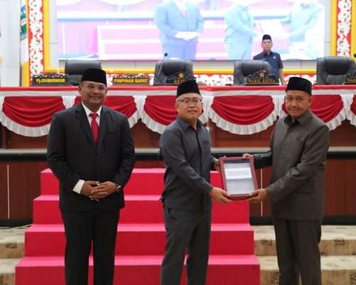 Gubernur Sampaikan LKPJ Tahun 2023 ke DPRD