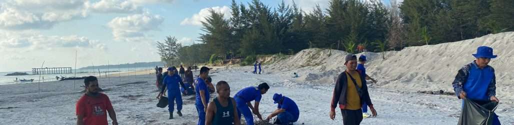 Polairud Ajak Masyarakat Bersih-bersih Pantai