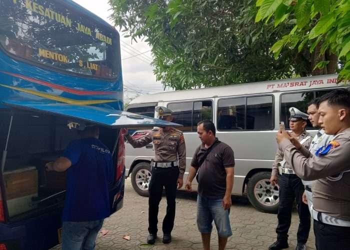 Bersama Instansi Terkait, Satlantas Ramp Check di Terminal Sungailiat,