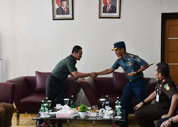 Pangdam II/Sriwijaya Akhiri Kunjungan di Babel, Danlanal dan Forkopimda Antar ke Bandara