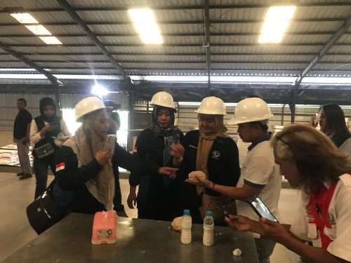 Bersama Garnita NasDem RDY Dukung Komunitas Tunarungu Bangka Belajar UMKM