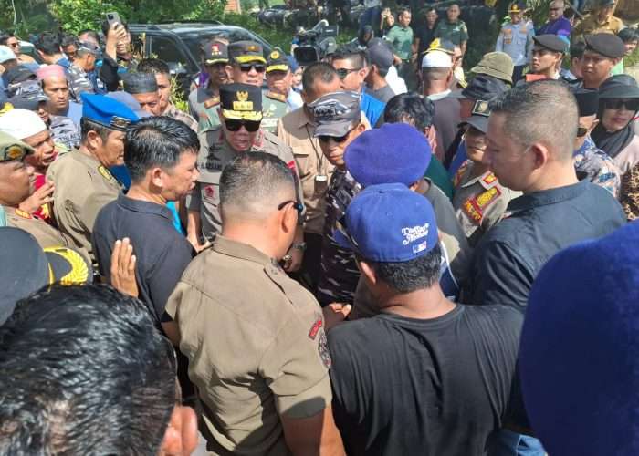Danlanal Babel Dampingi Gubernur Tinjau Pendangkalan Alur Masuk Pelabuhan Jelitik