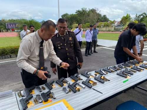 Tegaskan Soal Disiplin dan Tanggung Jawab, Kapolres Babar Cek Senpi Anggota