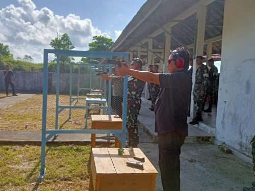 Prajurit Lanal Babel Latihan Menembak TW II, Tembak Sasaran dengan SS1 hingga AK-47
