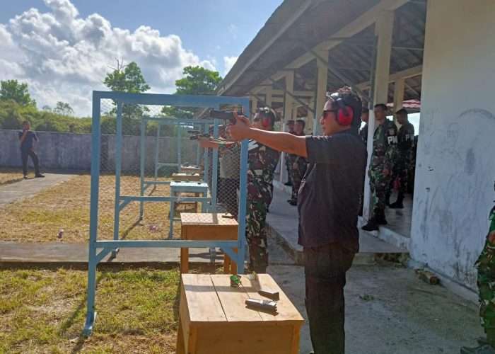 Prajurit Lanal Babel Latihan Menembak TW II, Tembak Sasaran dengan SS1 hingga AK-47