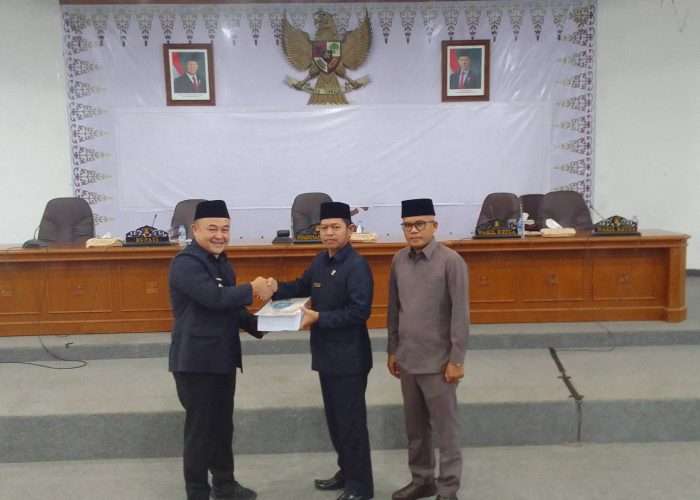 DPRD Bangka Sampaikan Tiga Agenda Sekaligus Lewat Paripurna