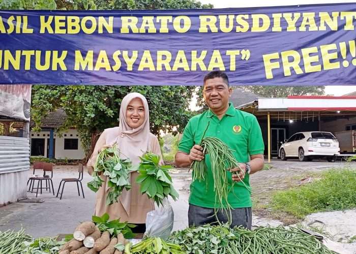 Bagikan Hasil Kebunnya, Rato Didoakan Jadi Bupati Bangka