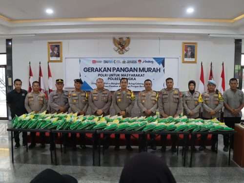 Warga Serbu Polres Bangka, 500 Kantong Beras Murah Ludes dalam Hitungan Jam