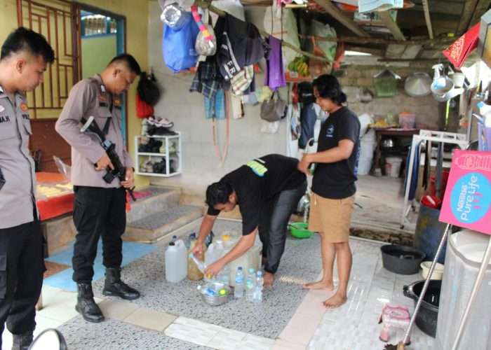Arak Jadi Biang Kerok, Polisi Grebek Pemilik Miras Ilegal di Parittiga