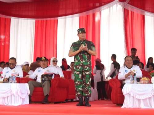 Kasrem 045/Gaya Hadiri Pawai & Karnaval HUT RI ke-80 di Pangkalpinang