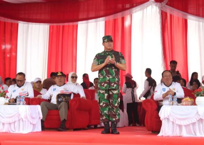 Kasrem 045/Gaya Hadiri Pawai & Karnaval HUT RI ke-80 di Pangkalpinang
