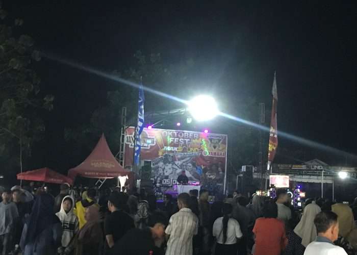Pacah! Band Regge Dasvin & DJ Rock Yuong Guncang Desa Air Ruai