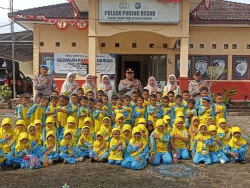 Outing Class ke Polsek Puding Besar, Anak-Anak RA Hadiqotul Amien Antusias Belajar Tertib Lalu Lintas