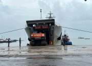 Lanal Babel Bareng PT Timah Kirim 5 Excavator ke Sumut 