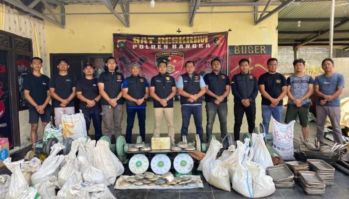 Polisi Gerebek 3 Lokasi Peleburan Timah Ilegal di Kebun Sawit di Desa Kemuja,