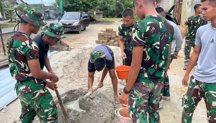 Satgas TMMD ke-127 Percepat Perbaikan RTLH di Pulau Lepar, Warga dan TNI Gotong Royong