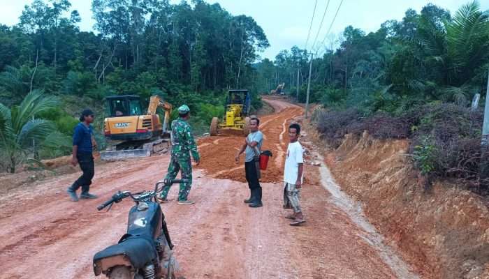 TMMD ke-127 Kebutan Jalan 5,5 Km di Pulau Lepar, Warga: Hasil Panen Akan Lebih Mudah Diangkut