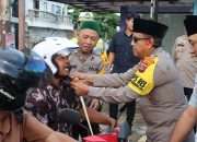 Ramadan Berkah, Polresta Pangkalpinang Tebar Takjil untuk Pengguna Jalan