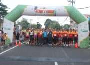 Semarak HUT Bhayangkara ke-80, Ratusan Pelari Taklukkan Rute Bhayangkara Run