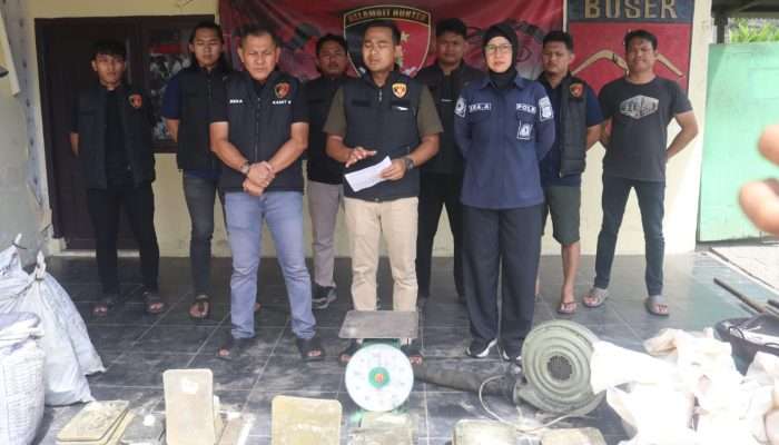 Satreskrim Polres Bangka Bongkar Peleburan Timah Ilegal di Sungailiat, 2 Orang Diamankan
