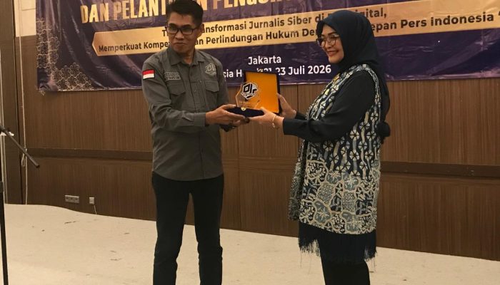 Mitra Pers Terima Award, Pengurus DPD-DPC Resmi Dilantik
