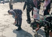 Sinergi TNI Jaga Kelestarian Pesisir, Lanal Babel Ikut Aksi Bersih Pantai di Pantai Bio