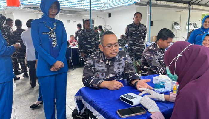 Bersama Rakyat, Mengawal Nusantara: Lanal Babel Gelar Bakti Sosial HUT Kodaeral III