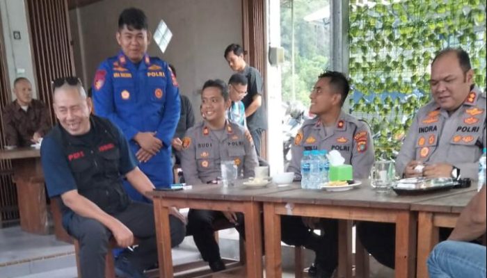 Ngopi Bareng Wartawan, Kasat Polairud Polres Bangka: Mari Perkuat Komunikasi