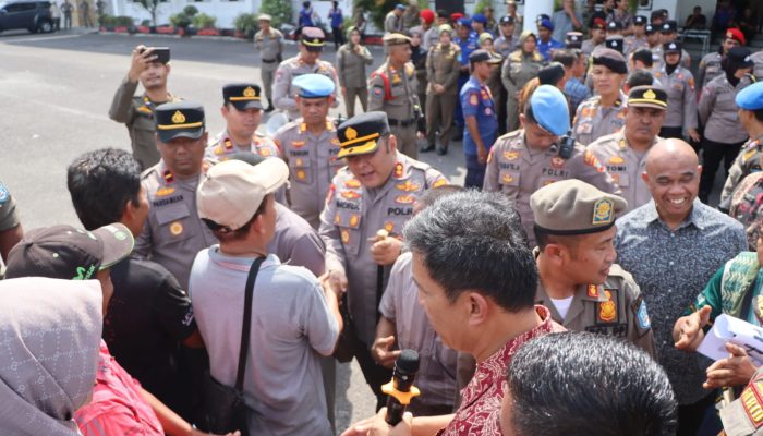Ratusan Personel Kawal Aksi Damai di Kantor Bupati, Kapolres: Aspirasi Massa Diterima