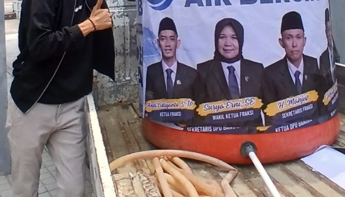 NasDem Bangka Distribusikan Air Bersih di 13 Wilayah Sungailiat