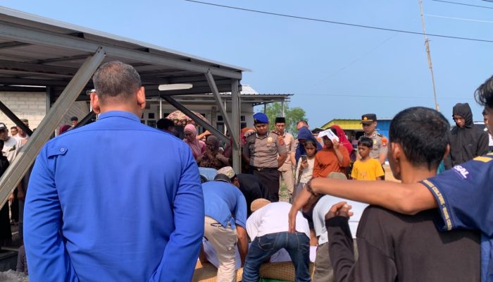 Polres Bangka Sambang Duka, Bantu Antarkan Jenazah Korban Penembakan ke Pemakaman